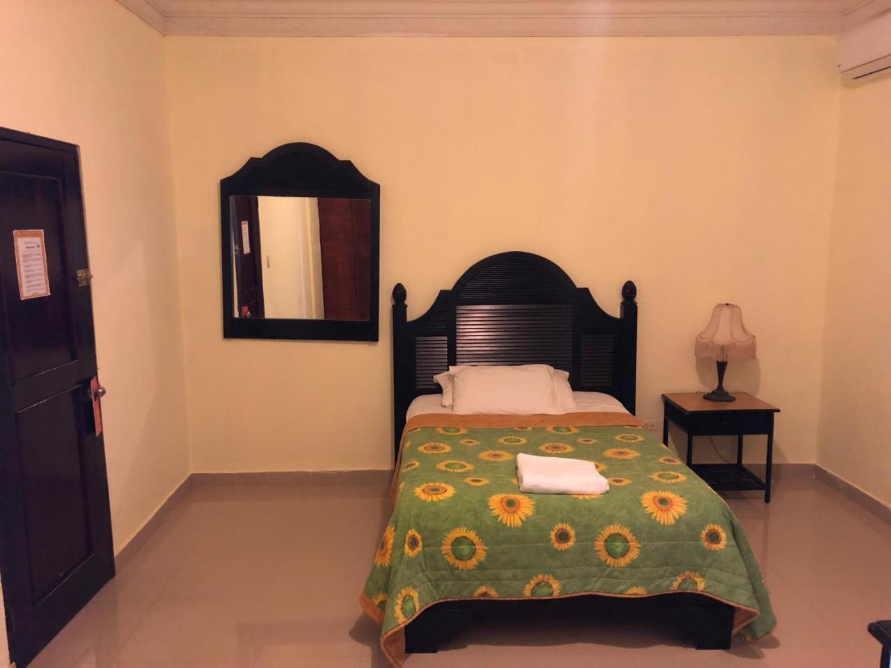 Hotel Guarocuya De Barahona エクステリア 写真